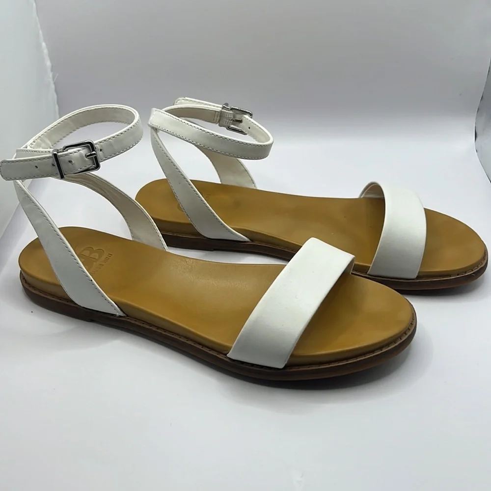Gianni Bini White and Tan Sandals